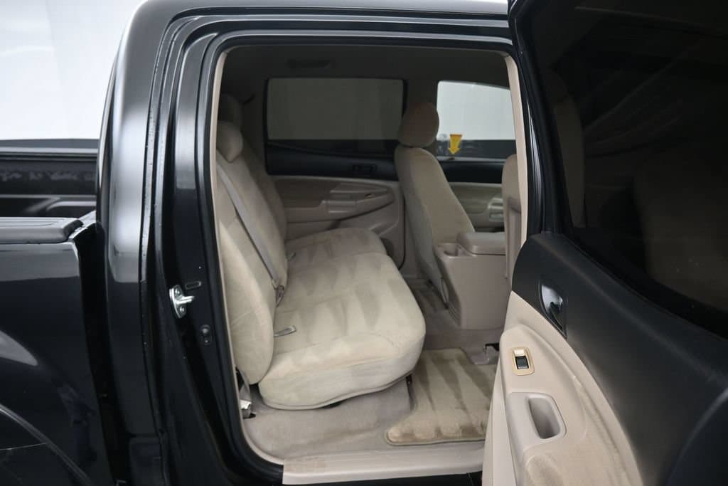 2007 Toyota Tacoma PreRunner V6, photo 32 of 56