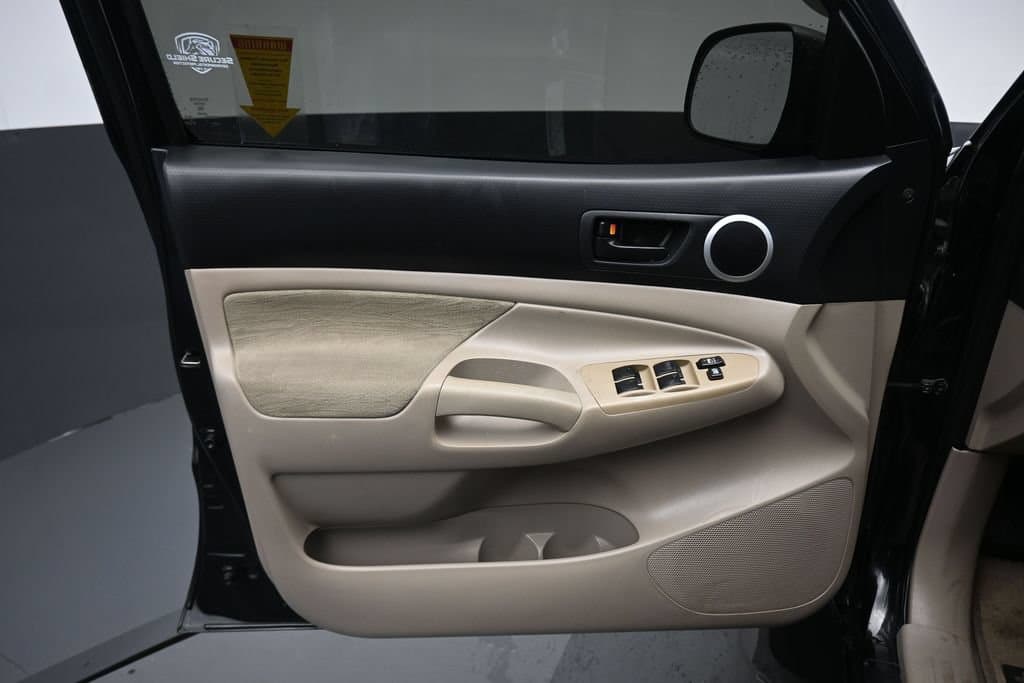 2007 Toyota Tacoma PreRunner V6, photo 9 of 56