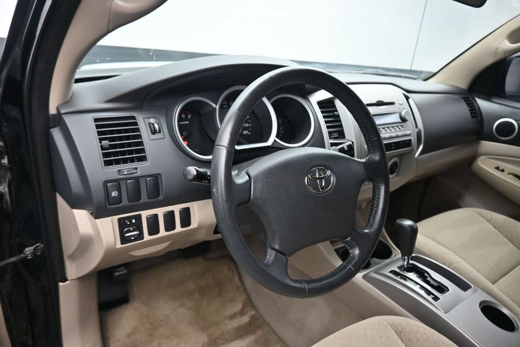 2007 Toyota Tacoma PreRunner V6, photo 12 of 56
