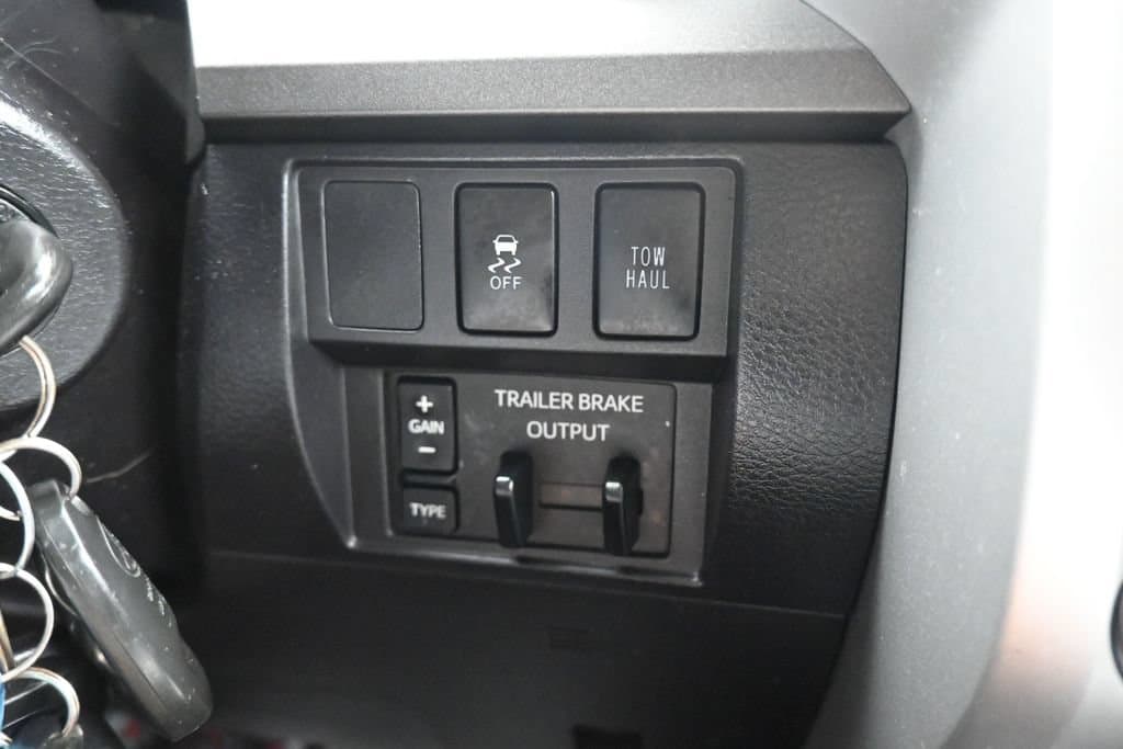 2016 Toyota Tundra SR5 CrewMax, photo 20 of 58