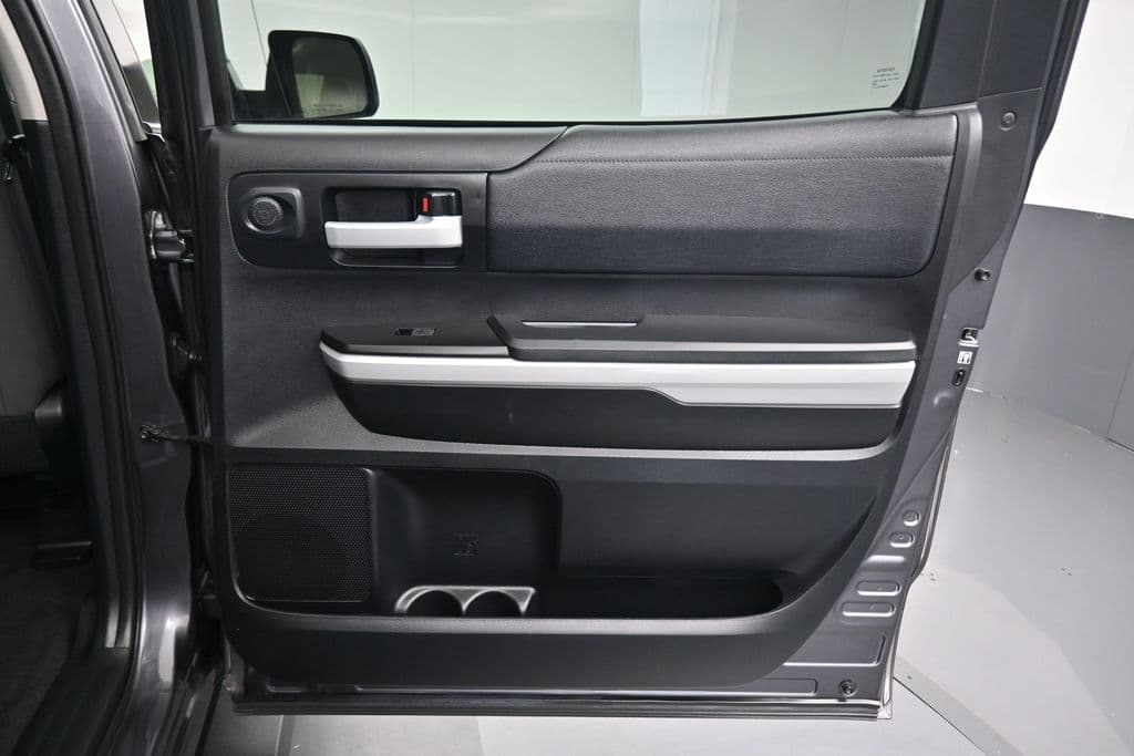 2019 Toyota Tundra SR5 CrewMax, photo 34 of 58