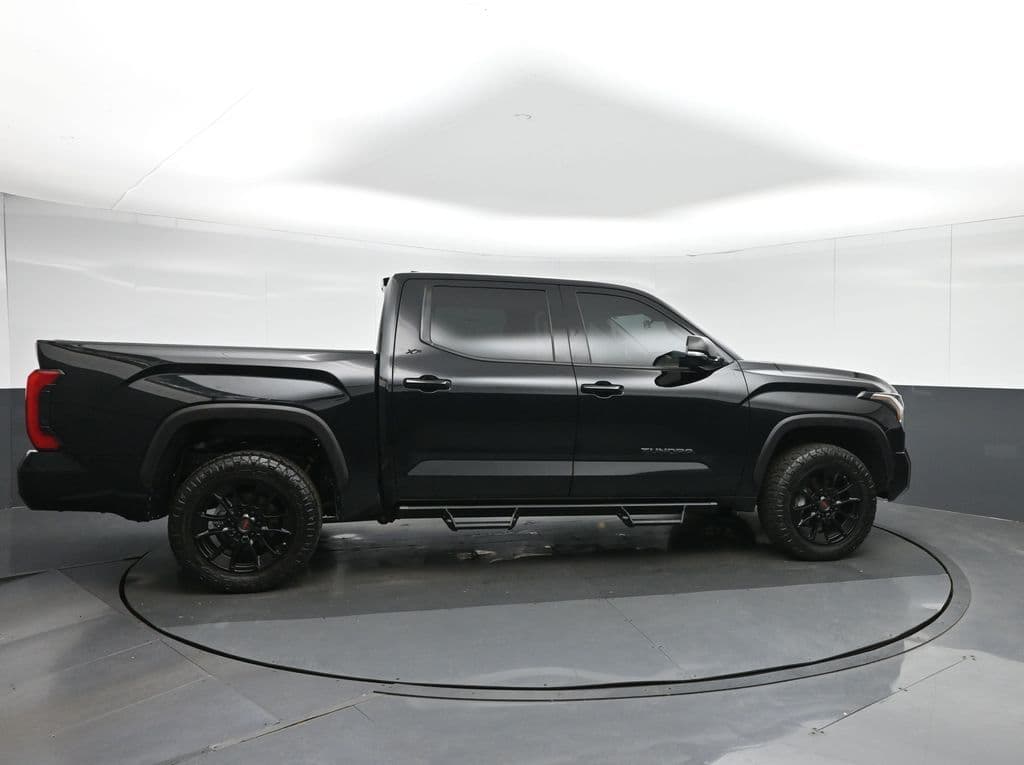 2023 Toyota Tundra SR5, photo 8 of 68