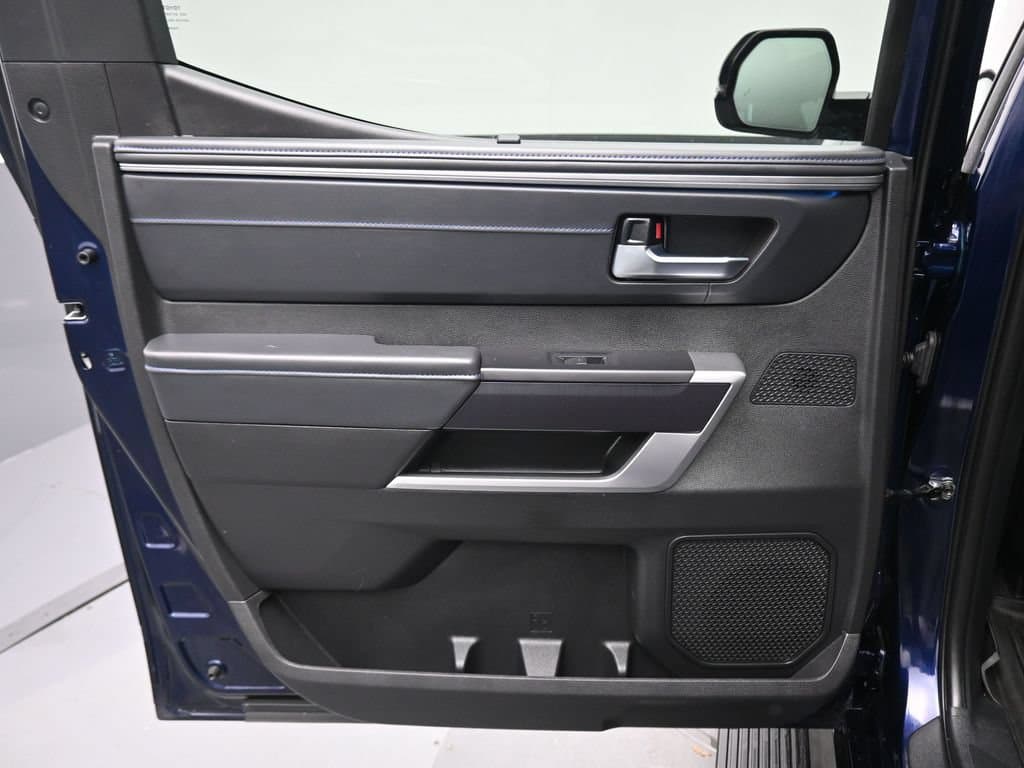 2023 Toyota Tundra Hybrid Platinum, photo 31 of 68