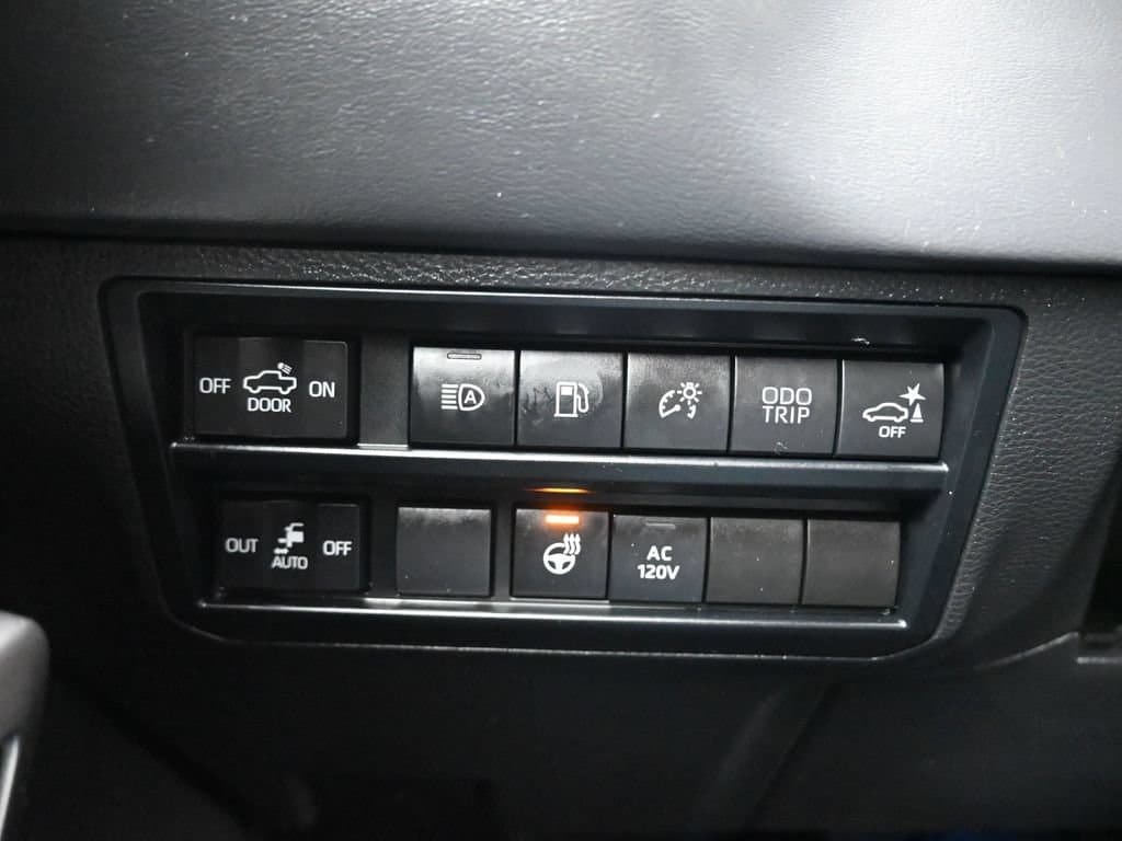 2023 Toyota Tundra Hybrid Platinum, photo 28 of 68