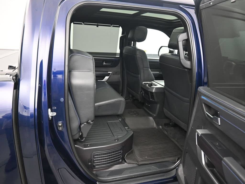 2023 Toyota Tundra Hybrid Platinum, photo 44 of 68