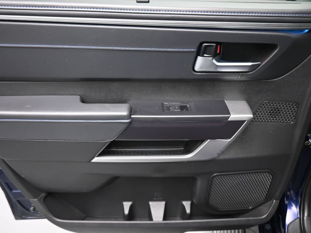 2023 Toyota Tundra Hybrid Platinum, photo 32 of 68