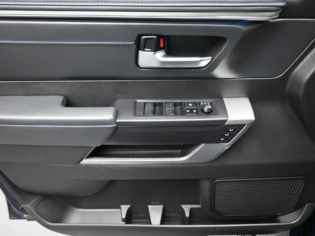 2023 Toyota Tundra Hybrid Platinum, photo 10 of 68