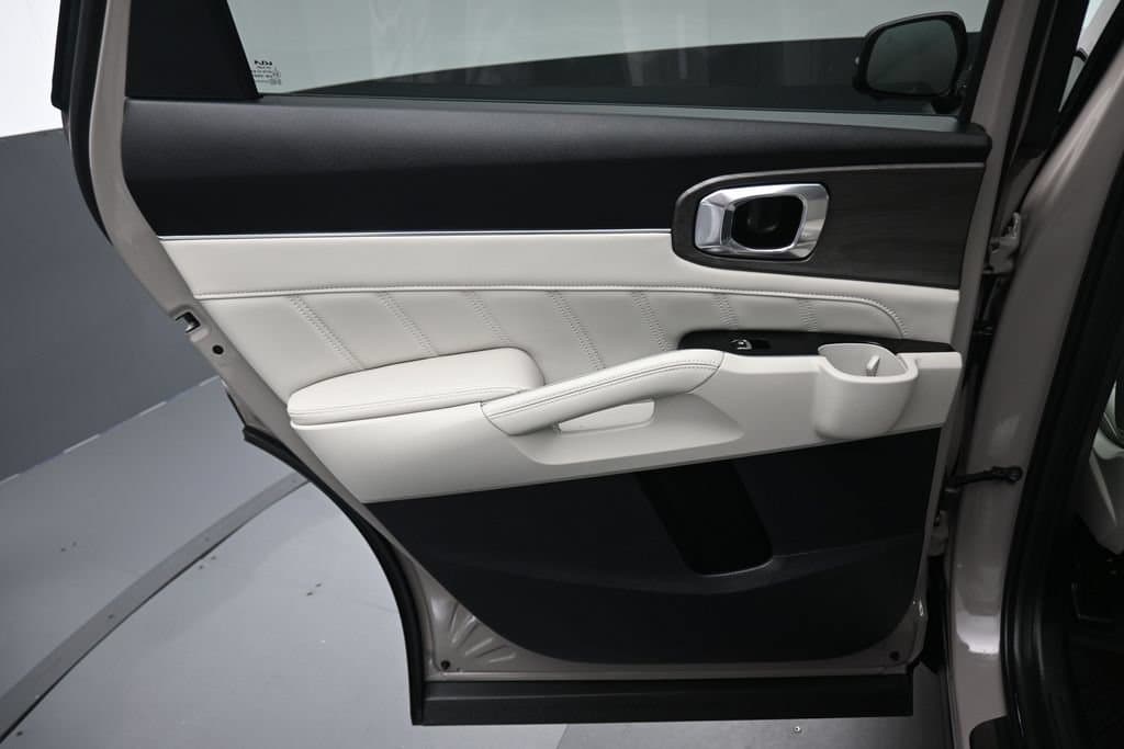 2025 Kia Sorento X-Line SX, photo 37 of 79