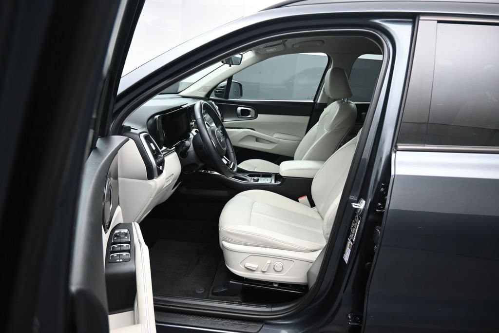 2023 Kia Sorento S, photo 11 of 73