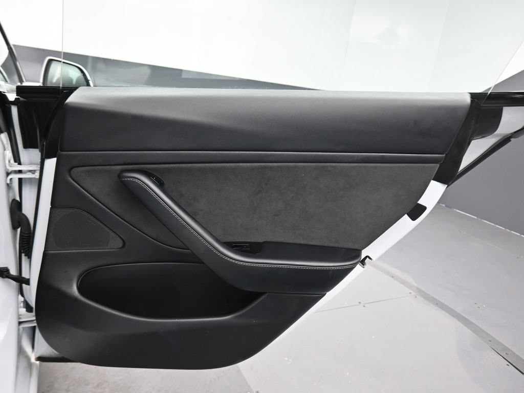 2018 Tesla Model 3 Long Range, photo 32 of 54