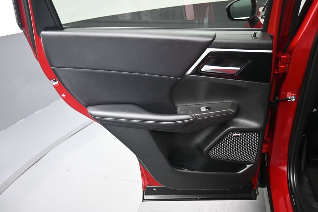 2025 Mitsubishi Outlander Trail Edition, photo 32 of 72