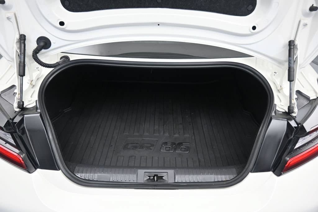 2025 Toyota GR86 Premium, photo 38 of 51