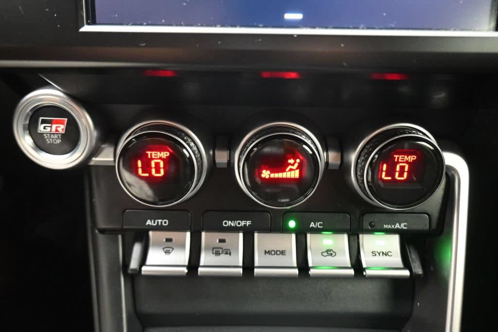 2025 Toyota GR86 Premium, photo 19 of 50