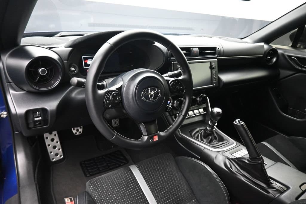 2025 Toyota GR86 Premium, photo 13 of 50
