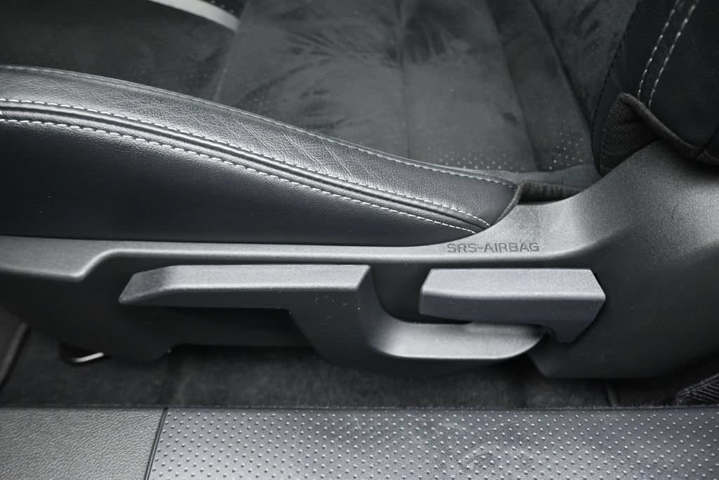 2025 Toyota GR86 Premium, photo 12 of 50
