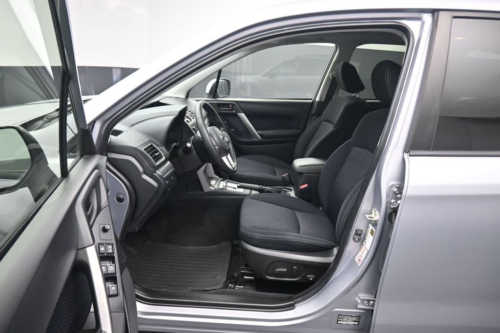 2017 Subaru Forester 2.5i Premium, photo 11 of 55