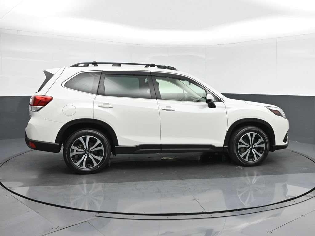 2022 Subaru Forester Limited, photo 8 of 62