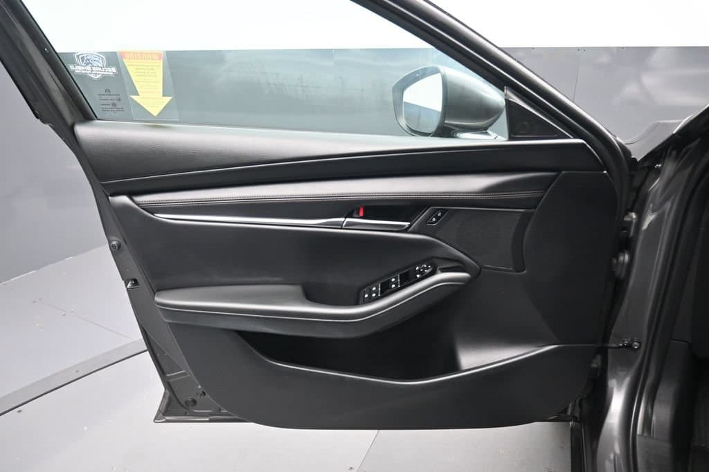 2025 Mazda Mazda3 2.5 S Preferred Package, photo 9 of 55
