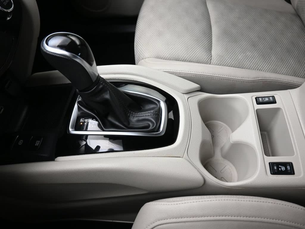 2022 Nissan Rogue Sport SV, photo 20 of 55