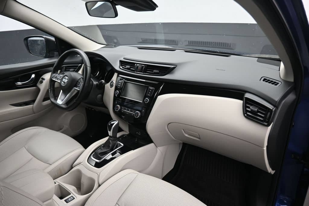 2022 Nissan Rogue Sport SL, photo 44 of 58