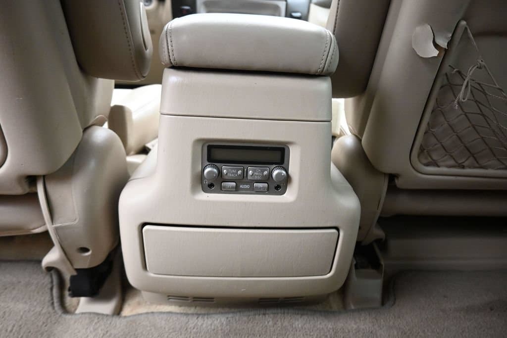 2004 Toyota Land Cruiser Base, photo 32 of 57