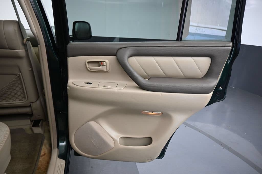 2004 Toyota Land Cruiser Base, photo 33 of 57