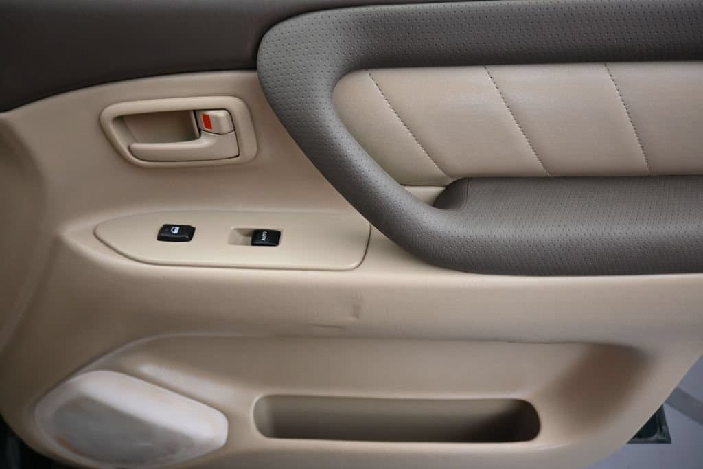 2004 Toyota Land Cruiser Base, photo 39 of 57