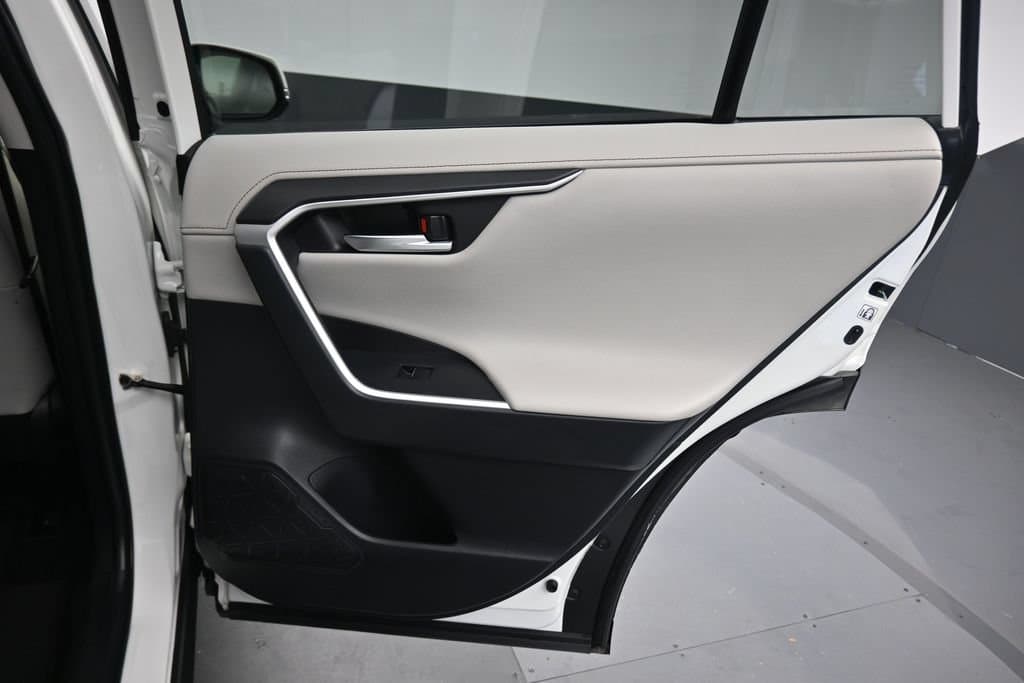 2019 Toyota RAV4 Limited, photo 35 of 57