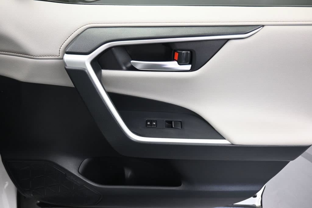 2019 Toyota RAV4 Limited, photo 41 of 57