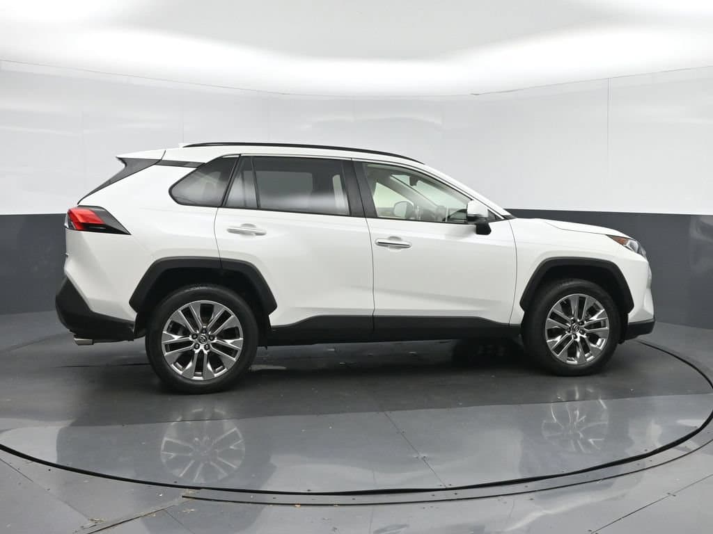 2019 Toyota RAV4 Limited, photo 8 of 57