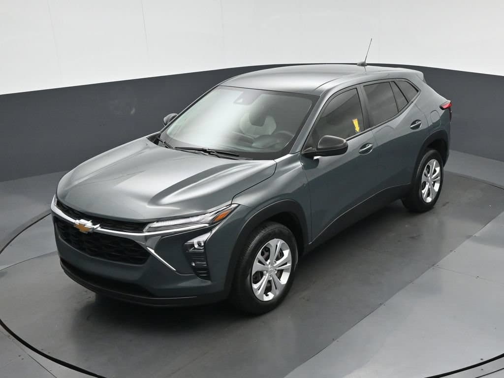 2025 Chevrolet Trax LS, photo 49 of 51