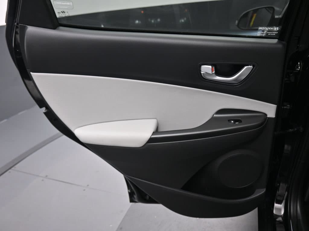 2023 Hyundai Kona Limited, photo 33 of 62