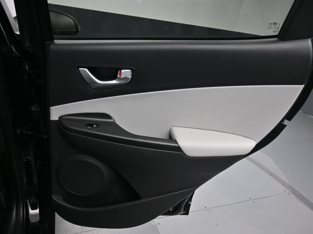 2023 Hyundai Kona Limited, photo 38 of 62