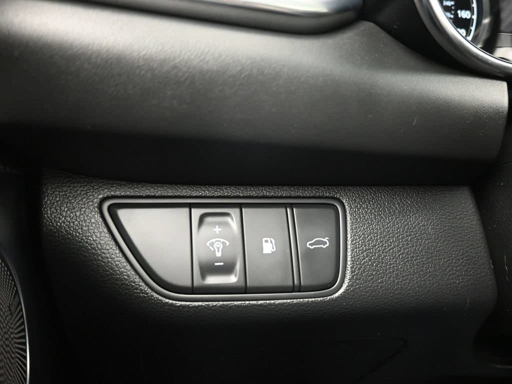 2023 Genesis G70 2.0T, photo 29 of 60