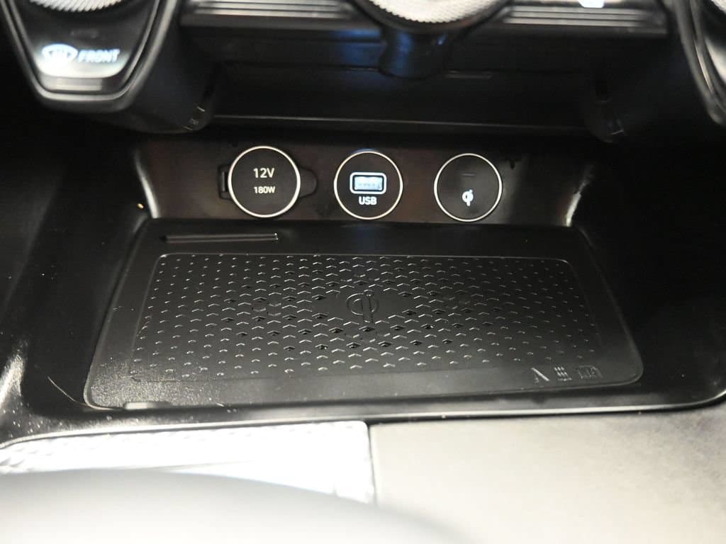 2023 Genesis G70 2.0T, photo 25 of 60