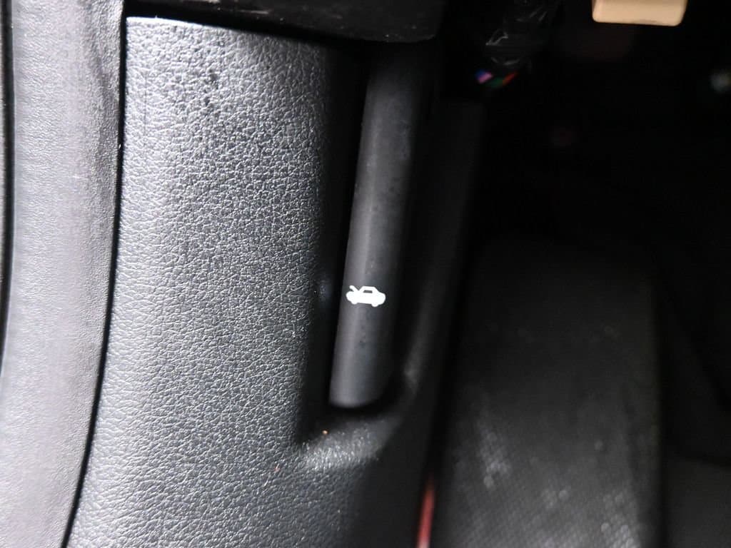 2023 Genesis G70 2.0T, photo 28 of 62