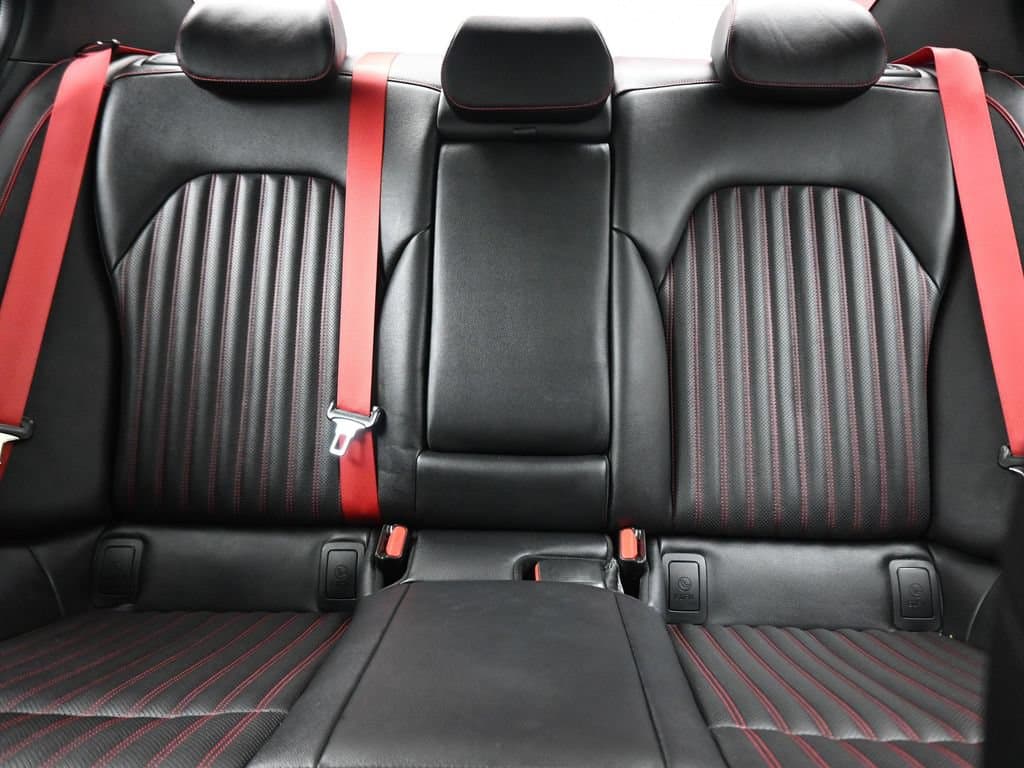 2023 Genesis G70 2.0T, photo 30 of 62