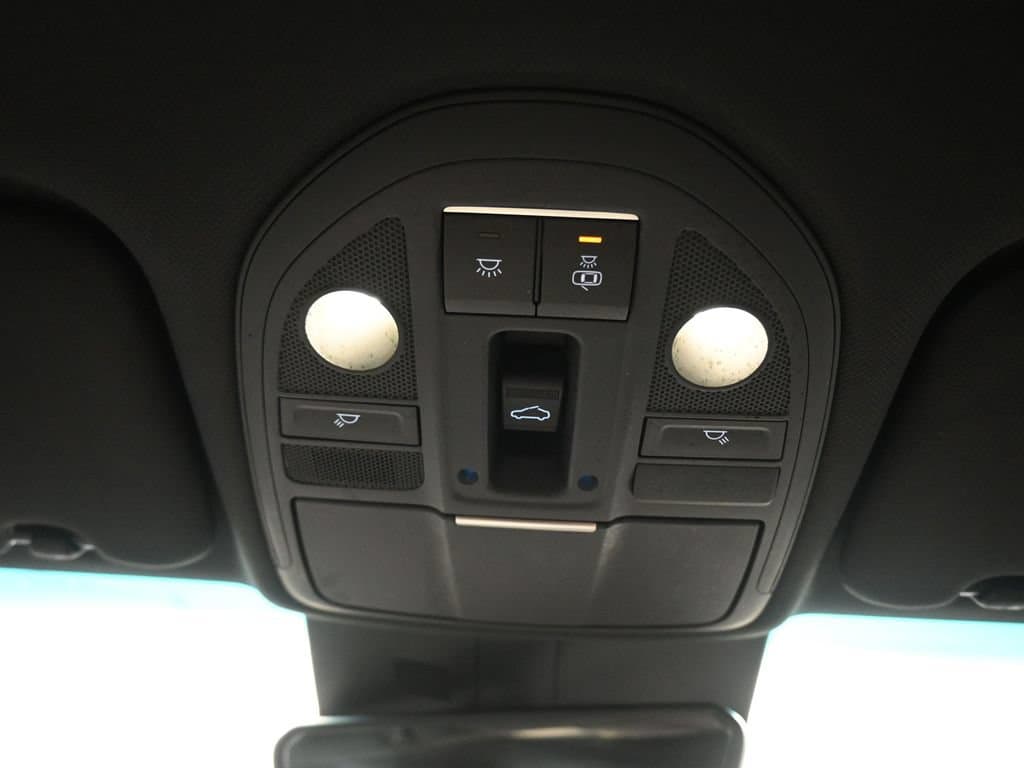 2023 Genesis G70 2.0T, photo 26 of 62