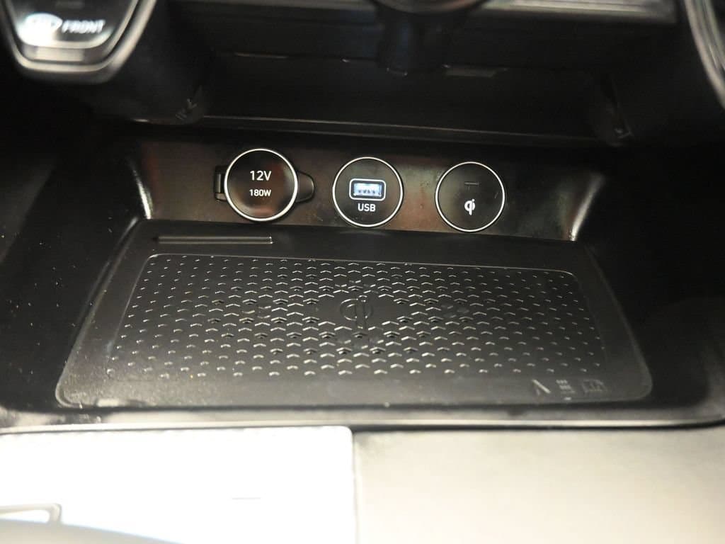 2023 Genesis G70 2.0T, photo 23 of 62