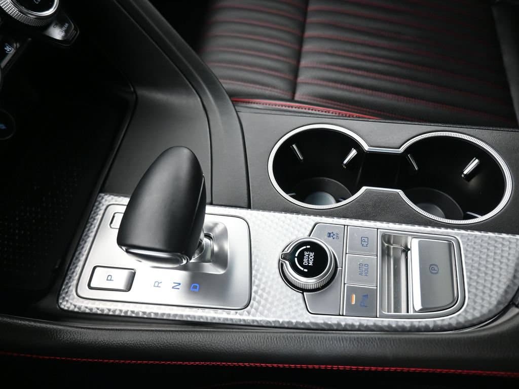 2023 Genesis G70 2.0T, photo 24 of 62