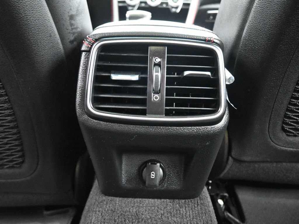 2023 Genesis G70 2.0T, photo 35 of 62