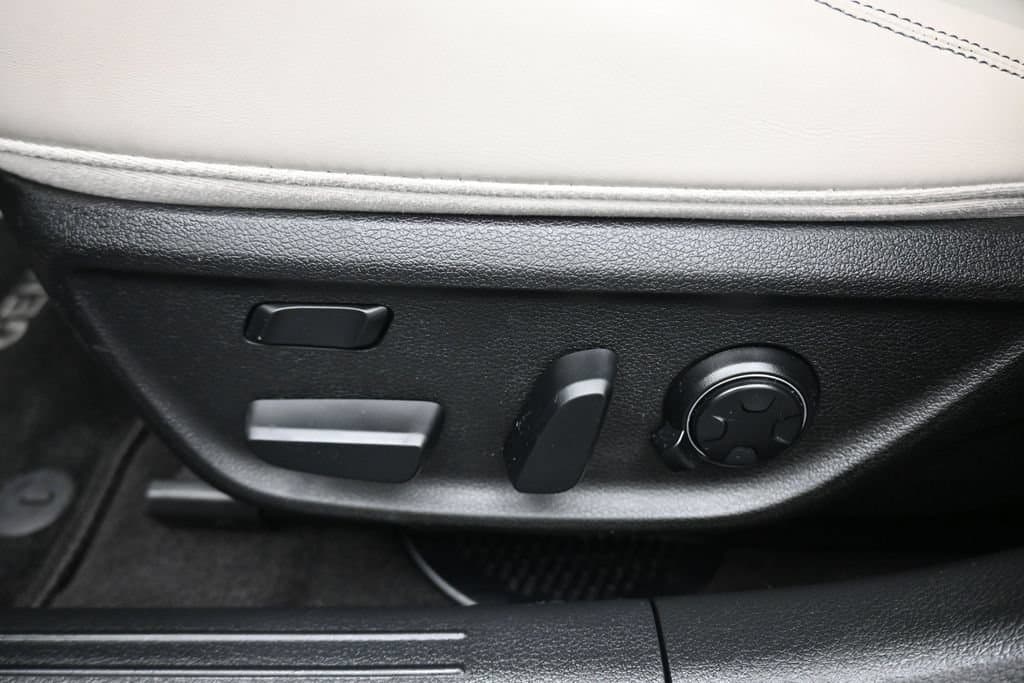 2023 Genesis G70 3.3T, photo 13 of 67