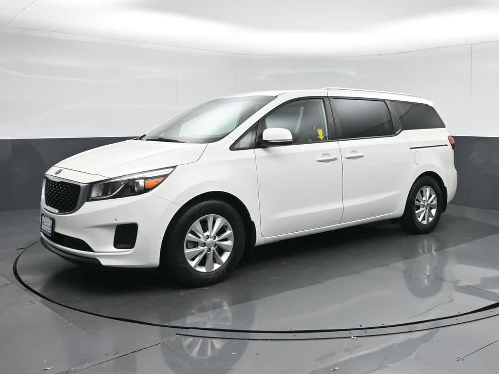 2017 Kia Sedona LX, photo 3 of 73