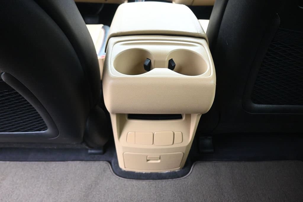 2017 Kia Sedona LX, photo 32 of 73
