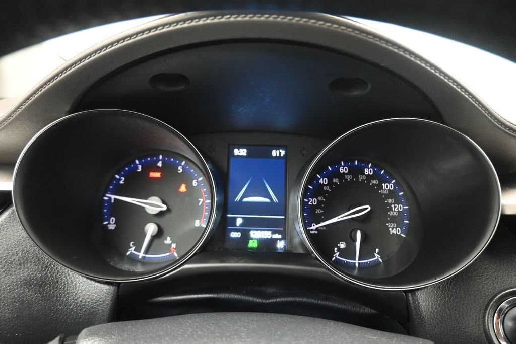2021 Toyota C-HR Limited, photo 15 of 54