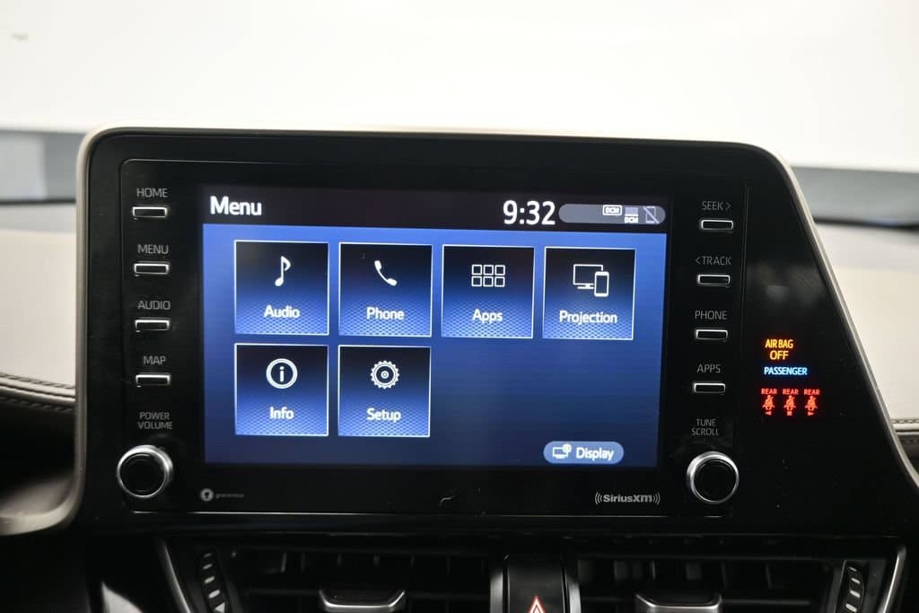 2021 Toyota C-HR Limited, photo 17 of 54