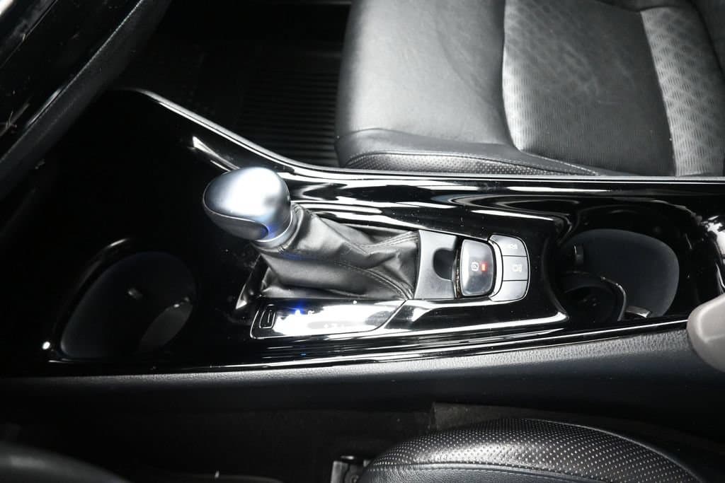 2021 Toyota C-HR Limited, photo 22 of 54