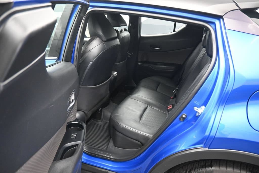 2021 Toyota C-HR Limited, photo 31 of 54