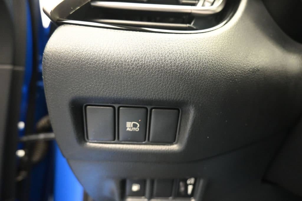 2021 Toyota C-HR Limited, photo 25 of 54