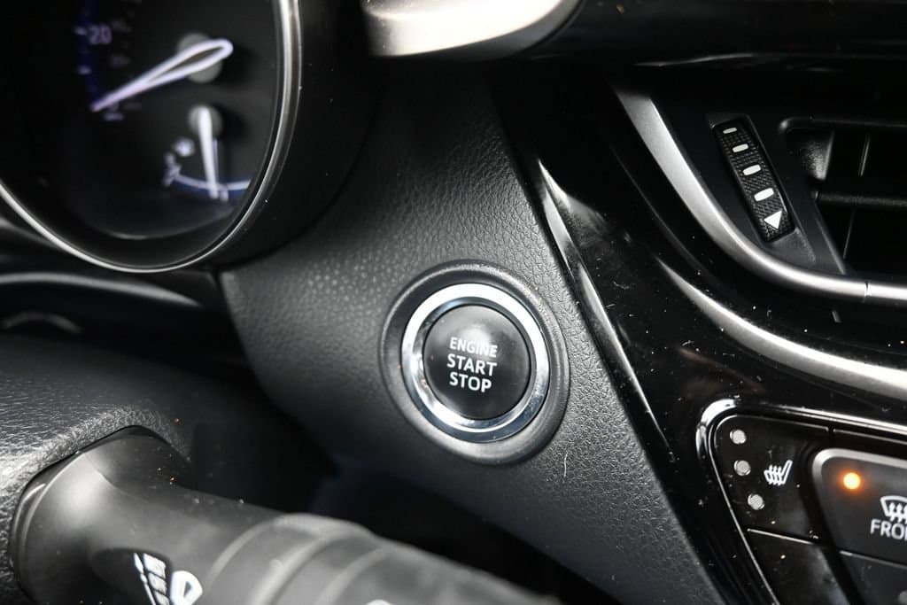 2021 Toyota C-HR Limited, photo 20 of 54